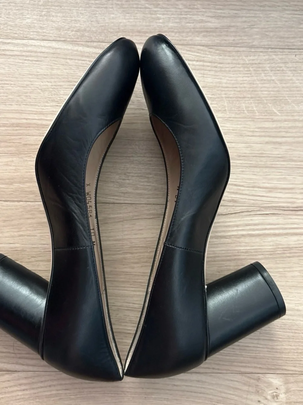 Stuart Weitzman Black Leather Round-Toe Block Heel Pumps